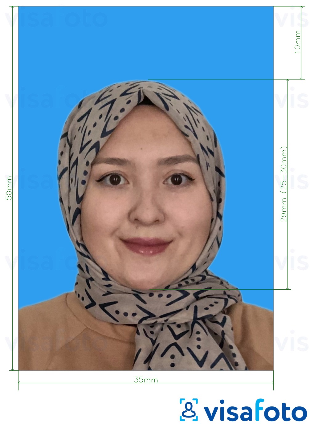 Voorbeeld van foto voor Maleisië Paspoort 35x50 mm blauwe achtergrond met exacte maatspecificatie